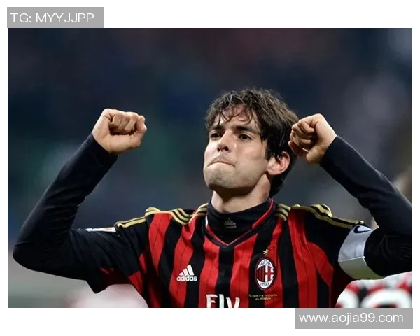 球星头戴足球帽亮相赛场引发热议展现独特个性与时尚风采