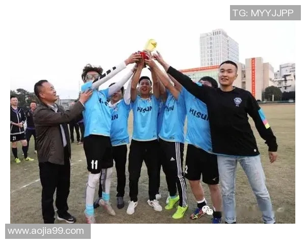 绿茵传奇再聚首足球巨星携手点燃激情时刻