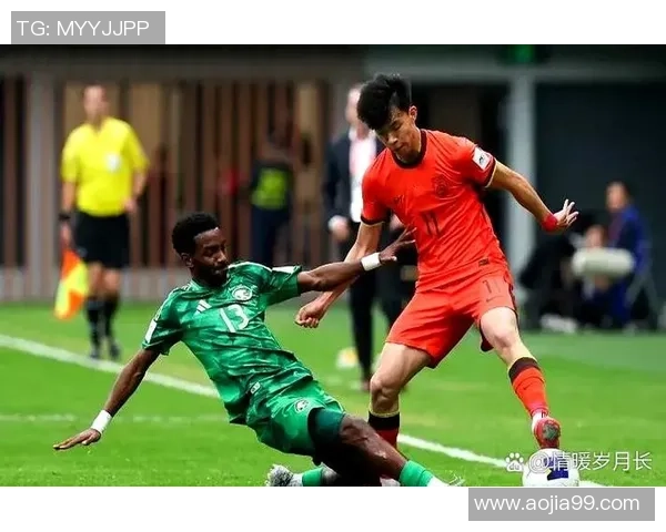 近期足球十大球星风采大赏 各路豪杰争锋呈现最强阵容